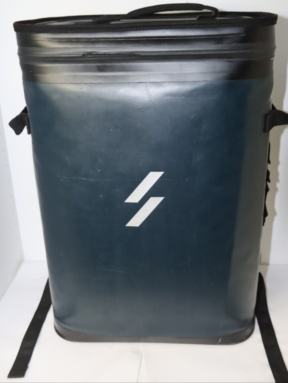 Yeti Back Pack Cooler (Broken Zipper)